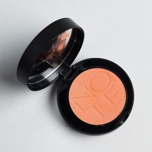 Note blush in Desert Rose